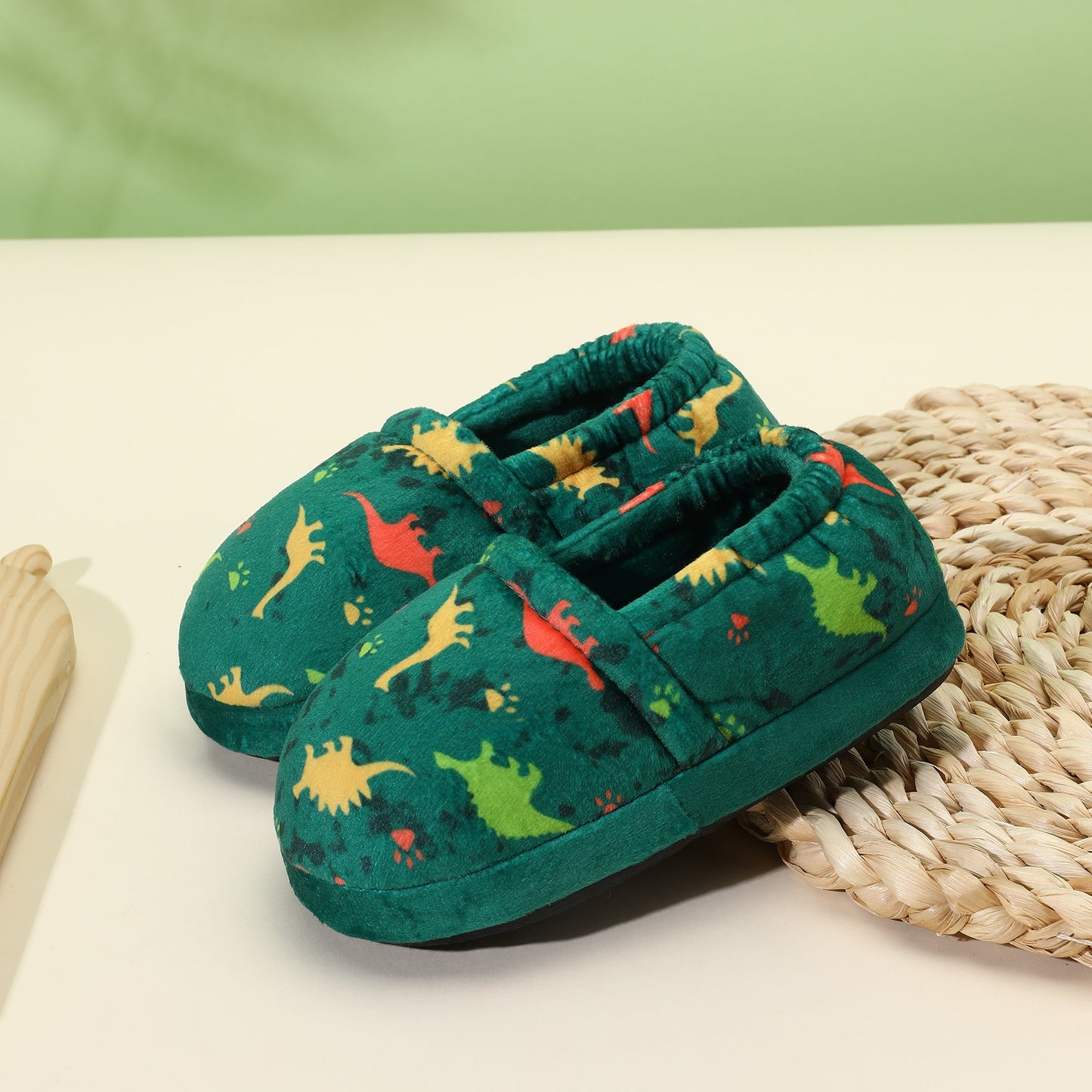 Boys Slippers Indoor House Slippers Bedroom Dinosaur Soft Warm Boys House Shoes with Memory Foam